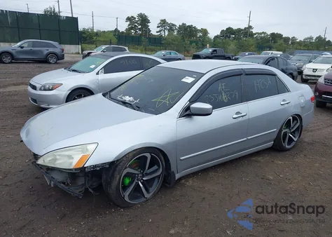 2004 Honda Accord 2.4 Lx z USA, uszkodzony, nr VIN 1HGCM56334A165767
